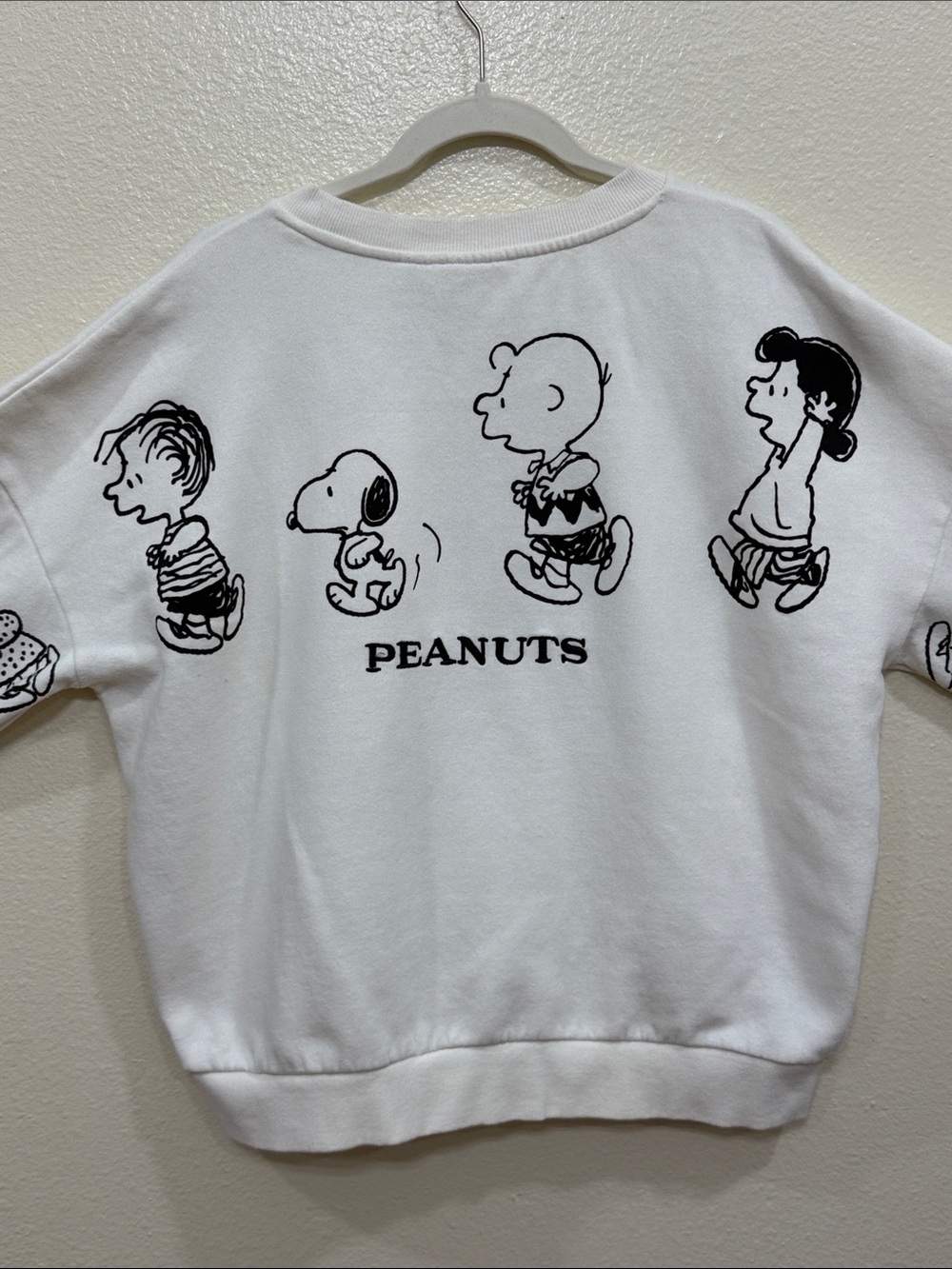 Peanuts Snoopy White Crewneck Sweatshirt Women’s Size XL - Picture 4 of 8